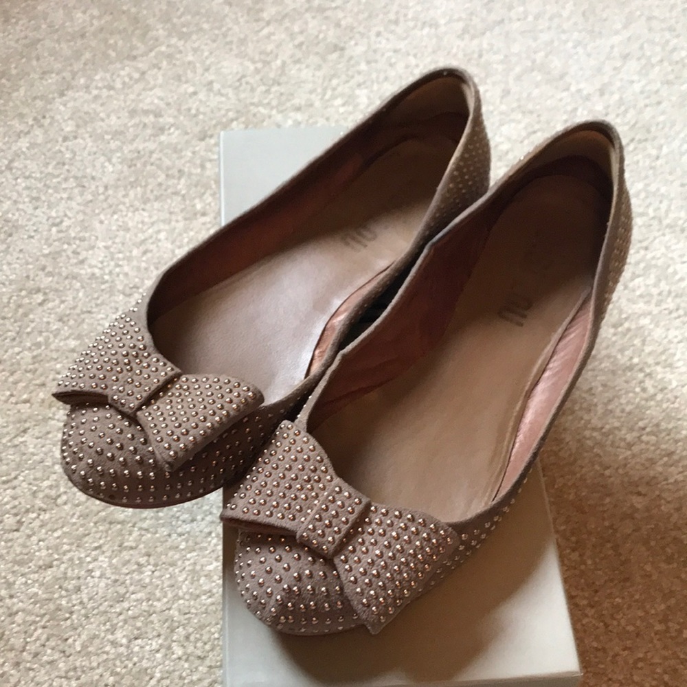Bibi Lou Beige Stud Bow Flat, 39